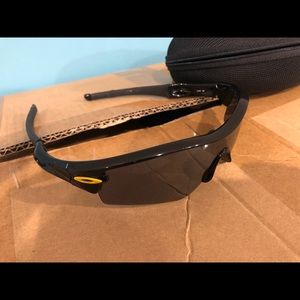 Black Oakley Radars Livestrong